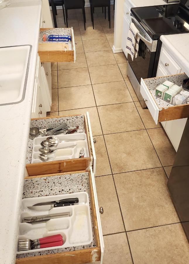 Centrally Located, 4X Queen, 300 Mbps Internet With Backyard! Hemet Eksteriør billede